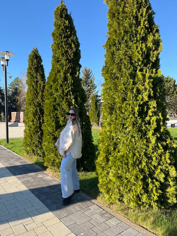 Woman spends afternoon at public memorial area in Russia