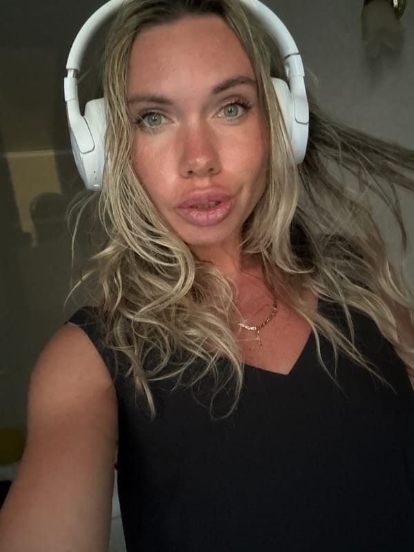 Afternoon selfie session across a hotel stay in Anapa