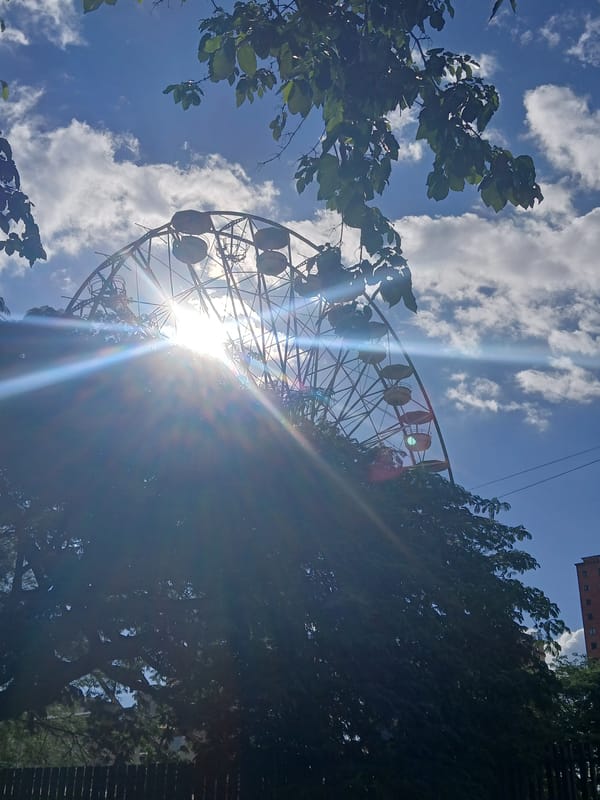 Ferris wheel and fairground scenes from Ciudad Guayana
