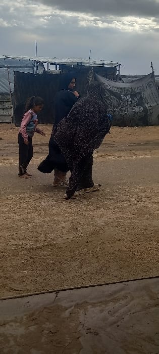 Daily life documented in Khan Yunis displacement camps