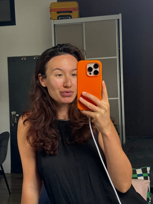 Lunch break selfie and a salad plate in Tel Aviv