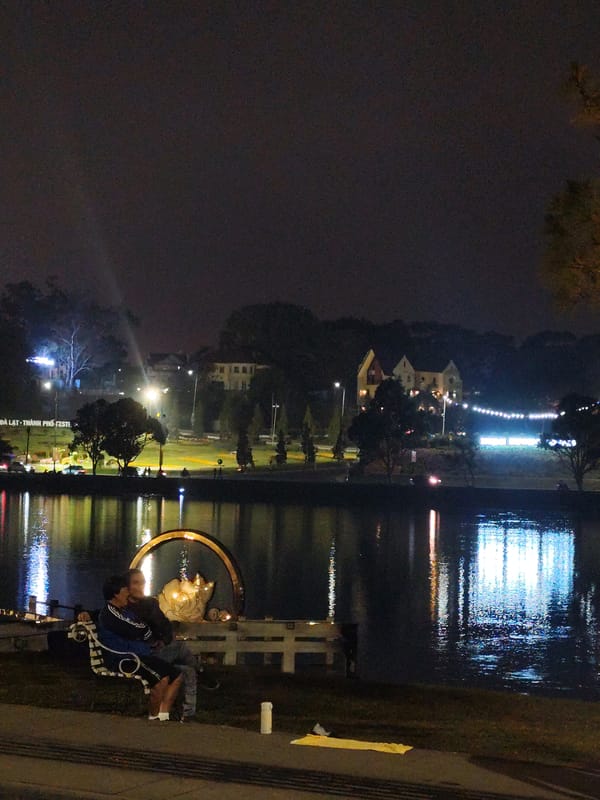 Nighttime lakefront musical performances draw crowds in Da Lat Vietnam