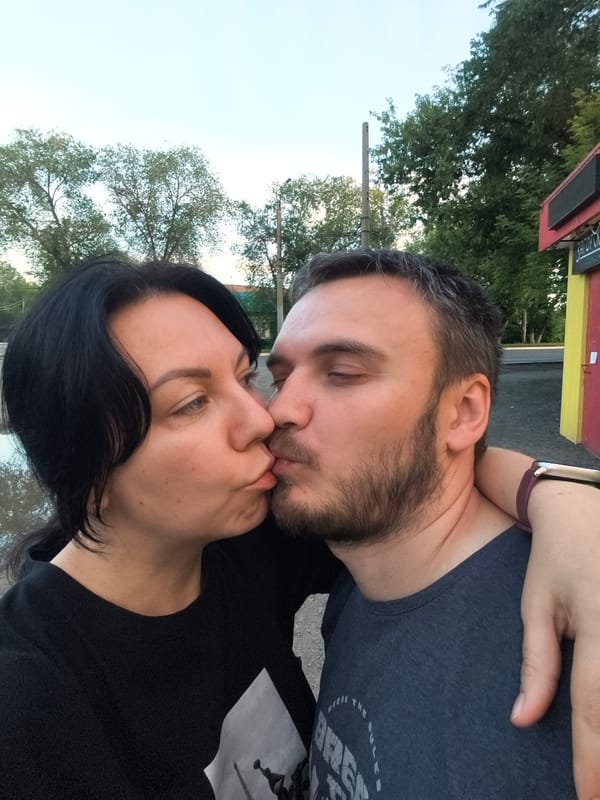 Ordinary life moments documented across Orenburg during evening hours