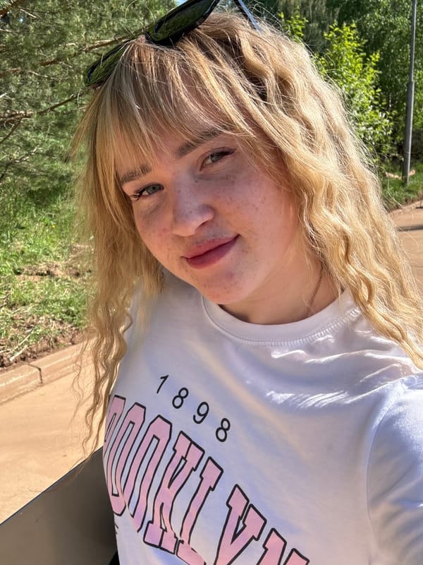 Woman in numbered sports shirt spotted in Russian town