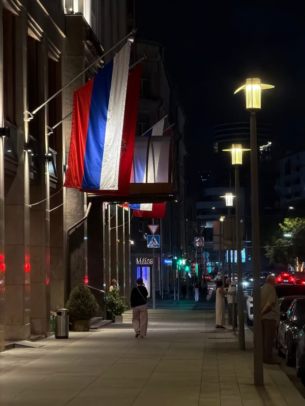 Moscow nightlife captured in downtown district Tuesday evening