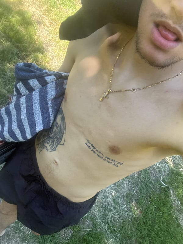 Person with gold cross necklace spotted in Burgas