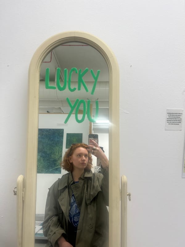 Mirror selfie captured with 'LUCKY YOU' message in Dundee