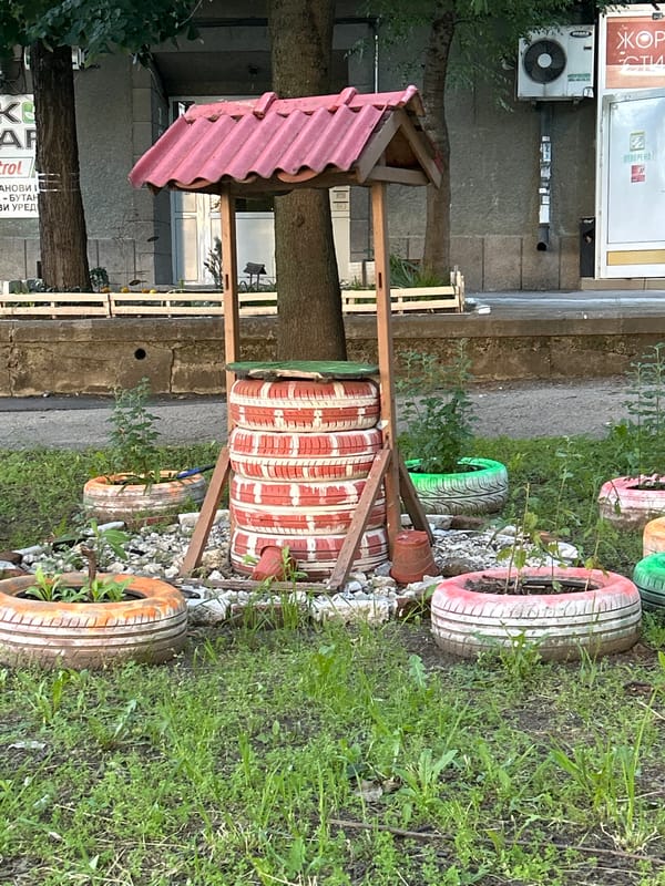 Early morning streetscape documented in Ruse, Bulgaria