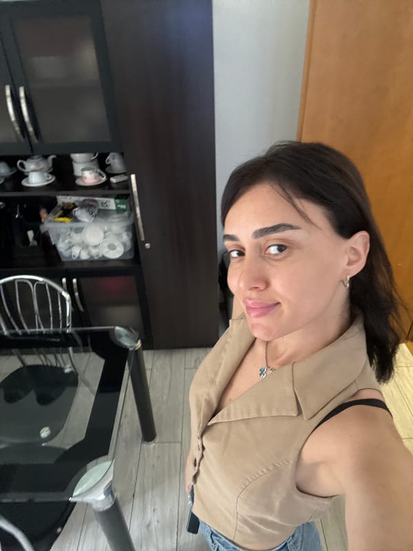 Woman Documents Morning Routine Across Tbilisi in 26 Memories