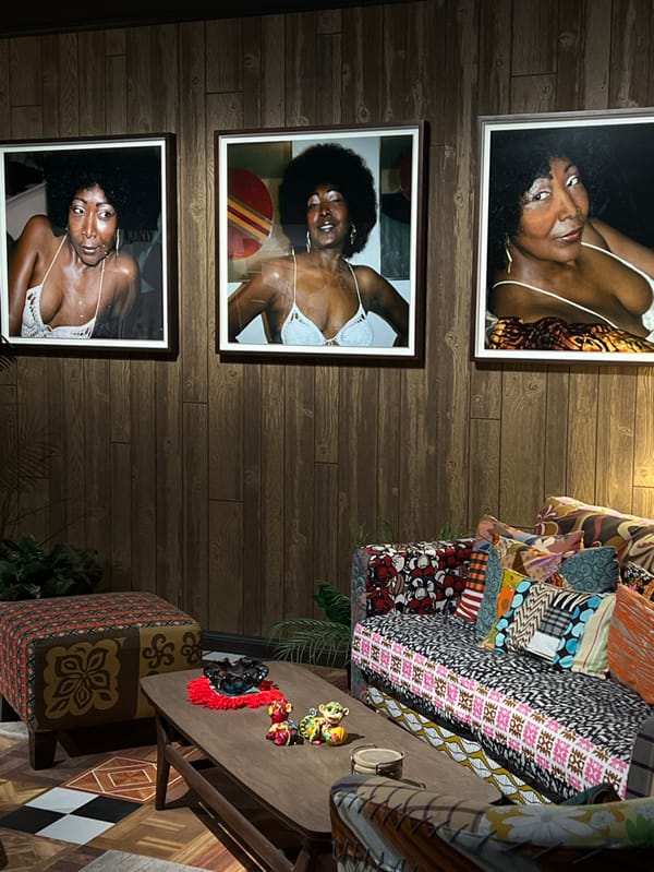 Afternoon art gallery tour documented across central Paris venues