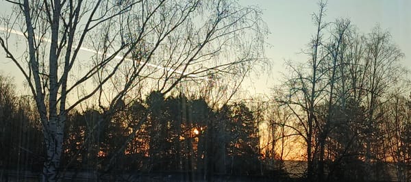 Sunset to sunrise transition observed in Chaikovsky, Russia