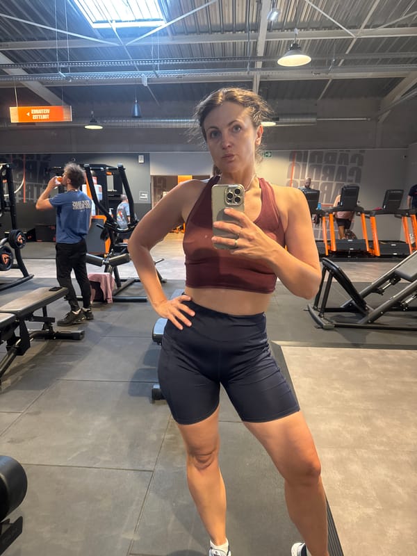 Gym workout and outdoor selfies in the Saint-Claude mountains