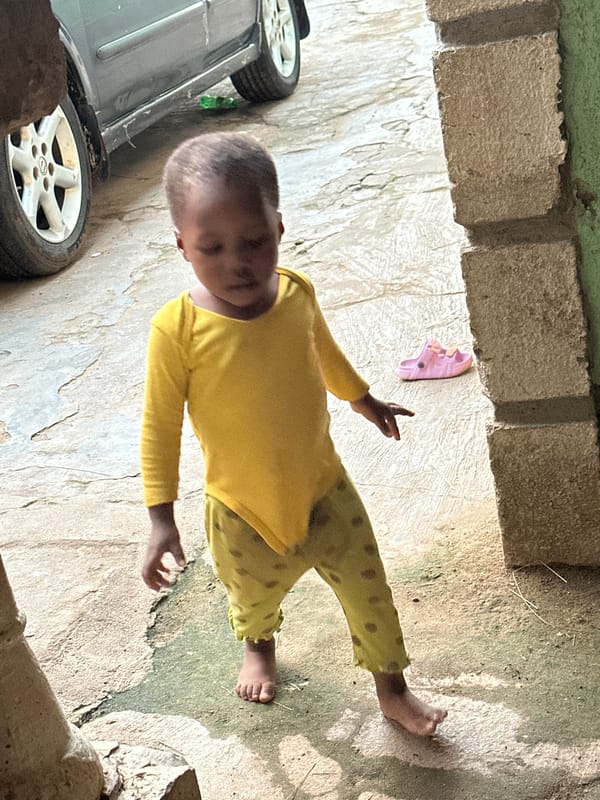 Afternoon life in a Narayi, Nigeria neighborhood