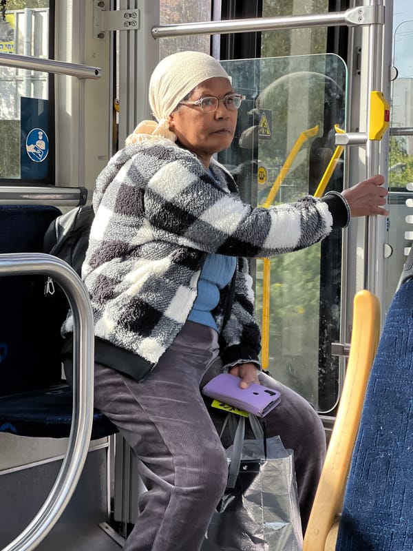 Bus passengers spotted in adjacent Israeli cities during afternoon commute