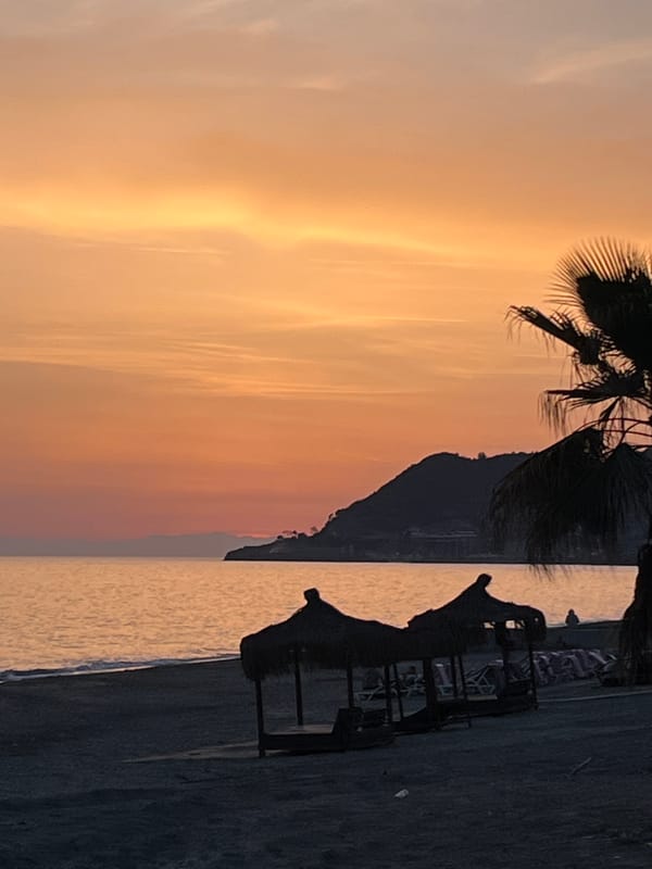 Sunset beach scenes captured by witnesses in Alanya, Turkey