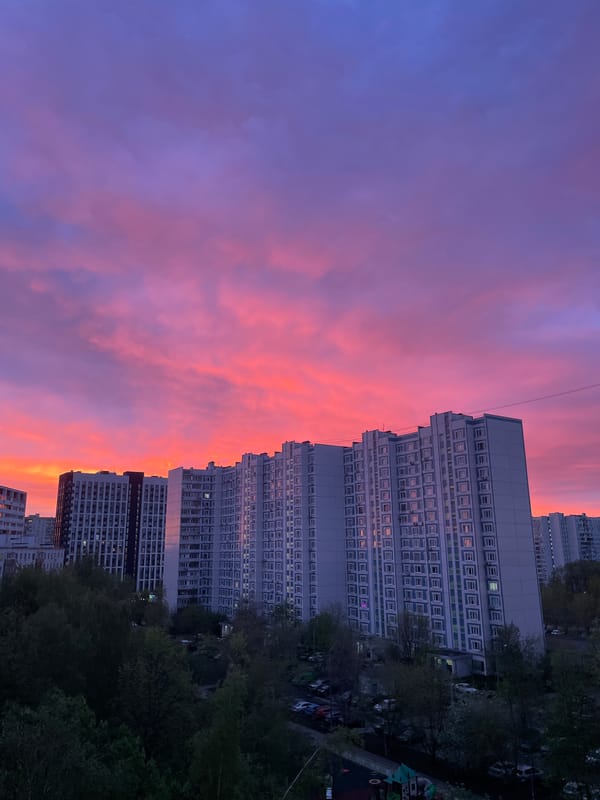 Moscow resident captures sunset cityscape and daily life moments