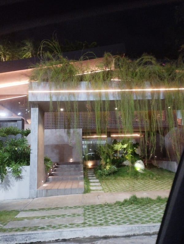 Nighttime scenes documented across Valencia, Venezuela commercial district