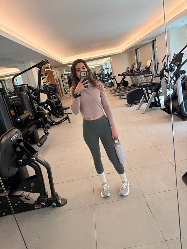Woman takes selfie at New York gym
