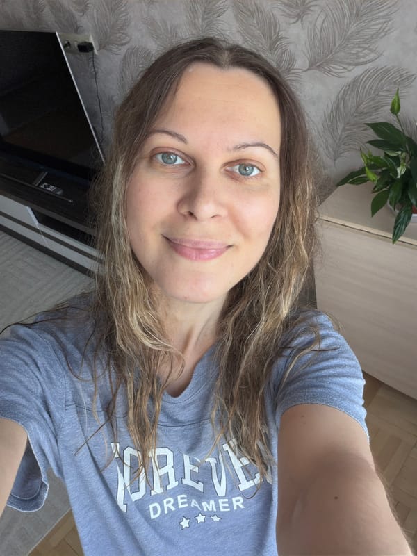 Lazy June morning in Izhevsk — cats, selfies, and sunny streets