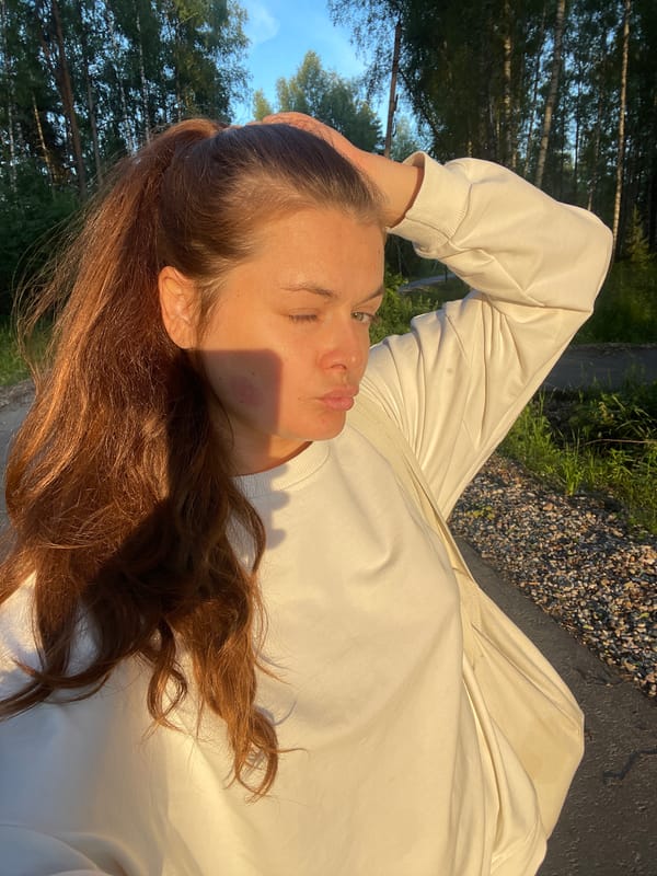 Evening stroll through Zarechny: birch roads, cats, and selfies