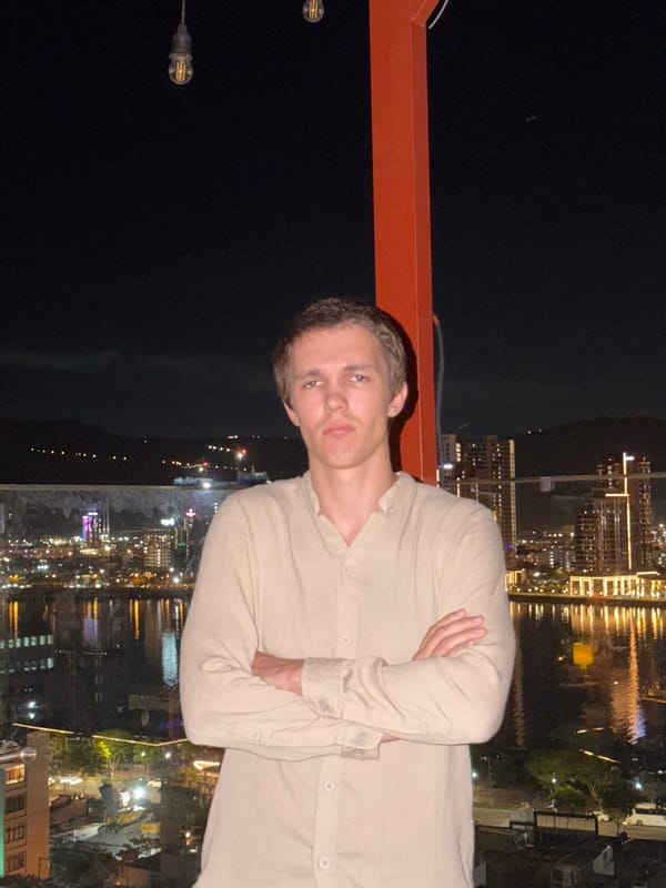 Rooftop views of Đà Nẵng's illuminated skyline at night
