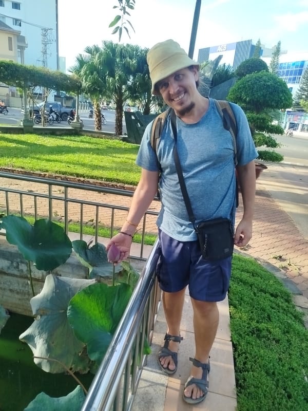Morning street life documented in Pleiku Ward, Vietnam