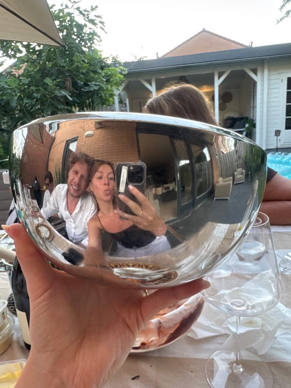 Oysters and a reflective silver bowl at a Ridderkerk dinner