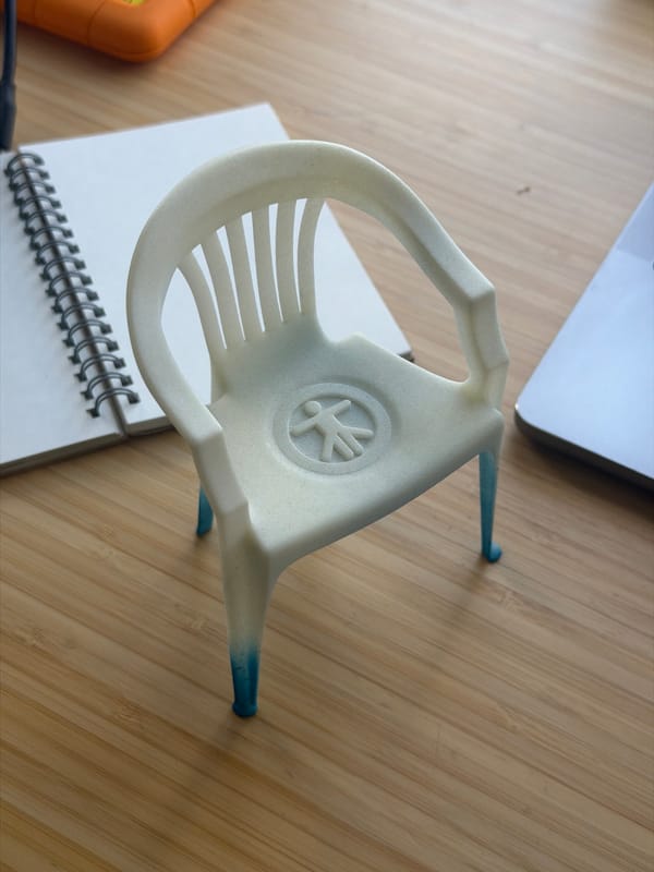 London residents document ordinary Monday morning moments across city neighborhood