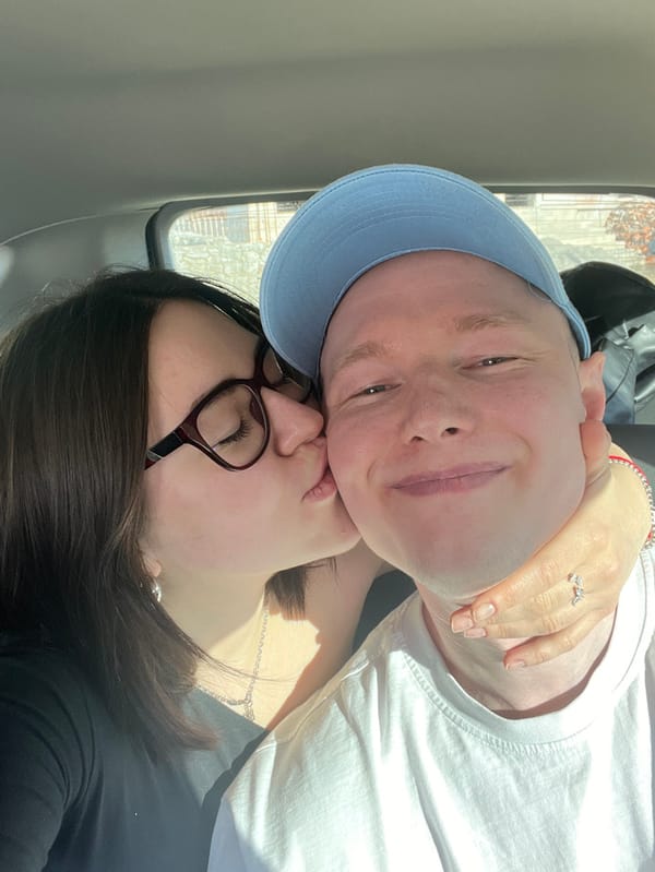 Couple shares intimate car journey moments in Podgorica