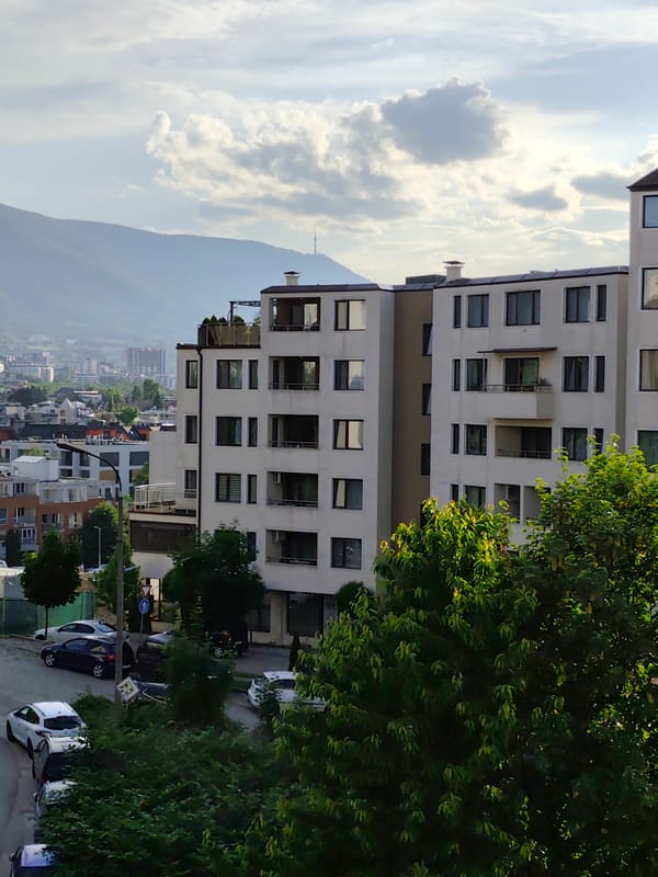 Witness captures everyday Sofia scenes across afternoon and evening