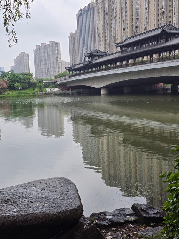 Morning scenes captured across Xiaoshan District entertainment and dining areas
