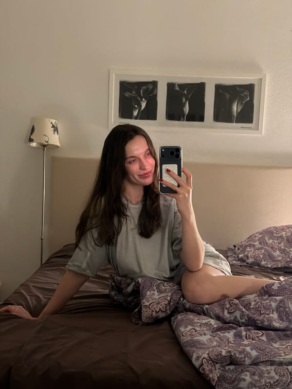 Woman documents late-night beauty routine in Moscow bathroom