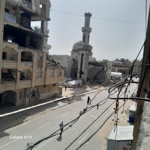 Khan Yunis shows extensive destruction, large displacement camps