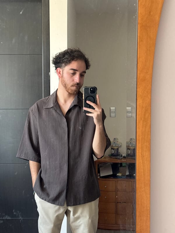 Man takes mirror selfie in Santa Clara Ocoyucan