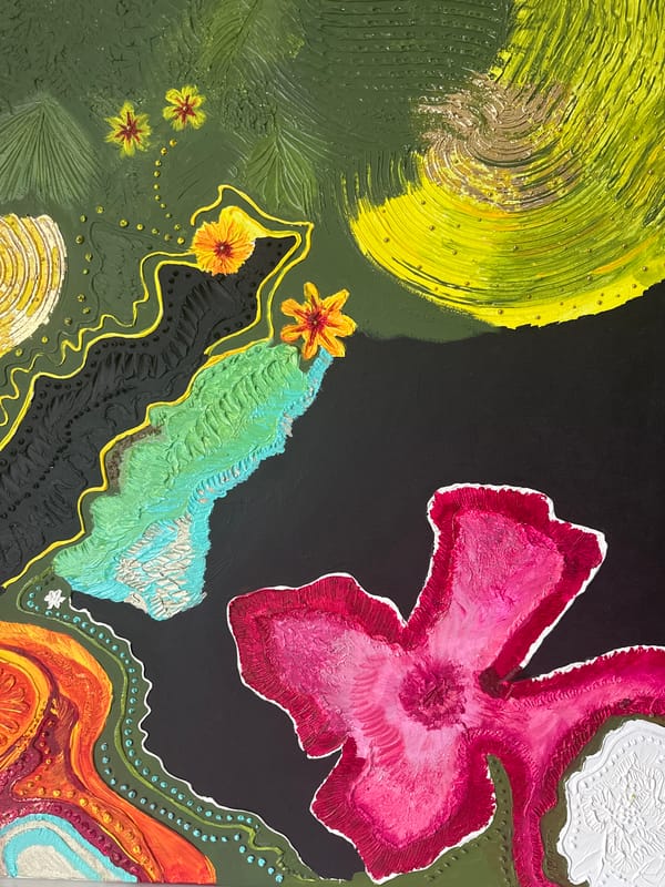 Floral art and blooming shrubs observed in Khimki