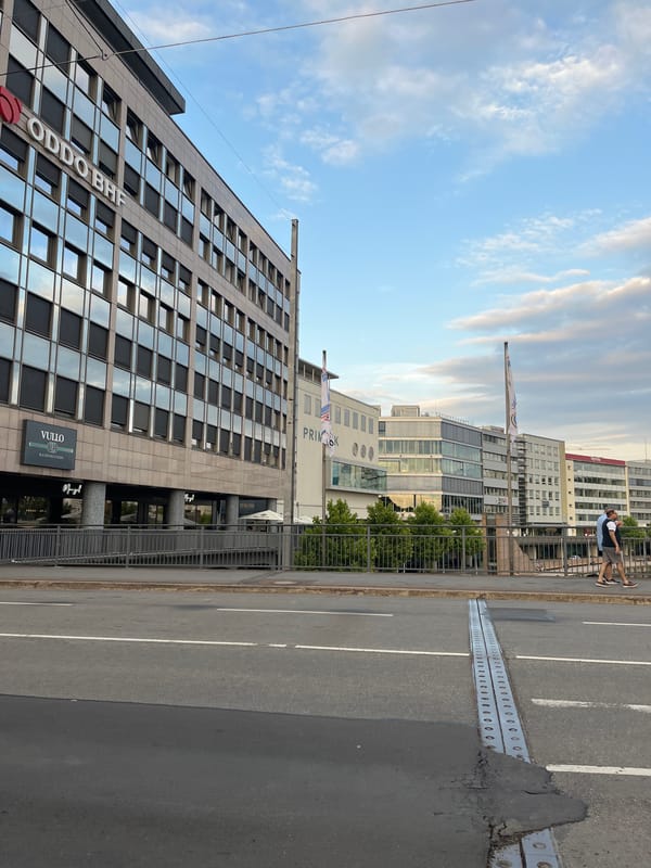Strolling through Saarbrücken's city center on a summer evening