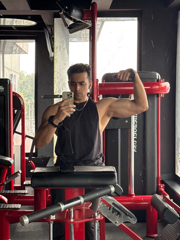 Gym session selfies at a Kolkata fitness center