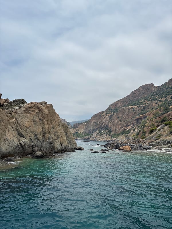 Boat tour along Gazipaşa's rocky Mediterranean coastline