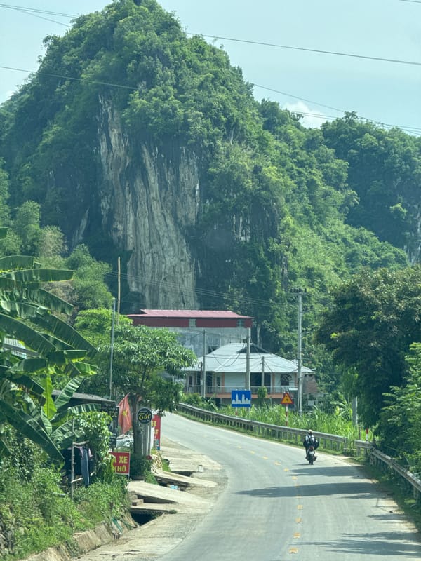 Morning journey through Muong Kim's mountainous landscape documented