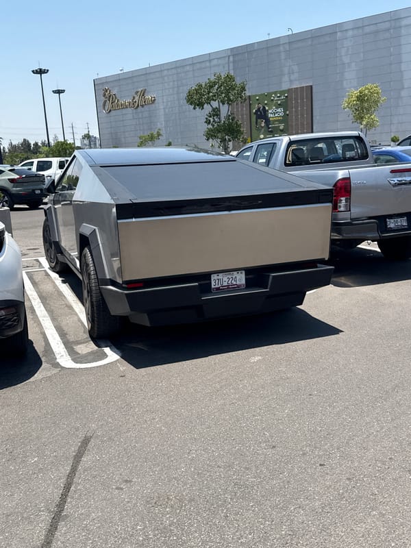 Shopping trip documented at Puebla athletic store, Tesla spotted