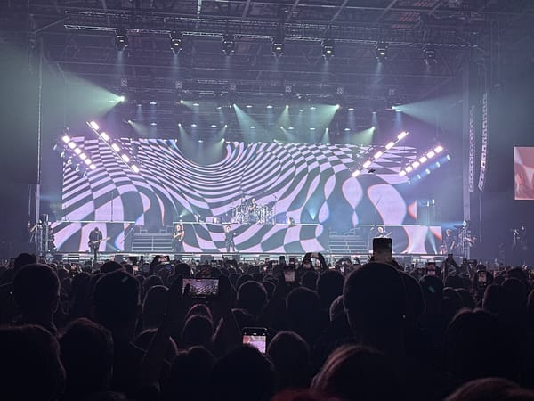 Concert draws crowds in Khimki, Russia