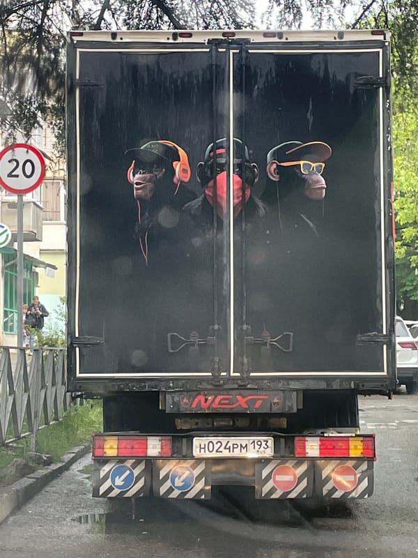 Ordinary moments captured in Sochi: decorated truck, preschool activity
