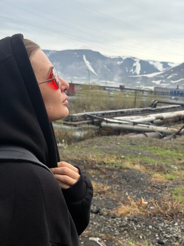 Casual street moments captured by witnesses in Norilsk