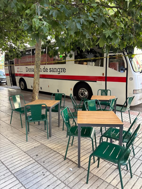 Everyday Madrid: streets, transit, and a blood drive