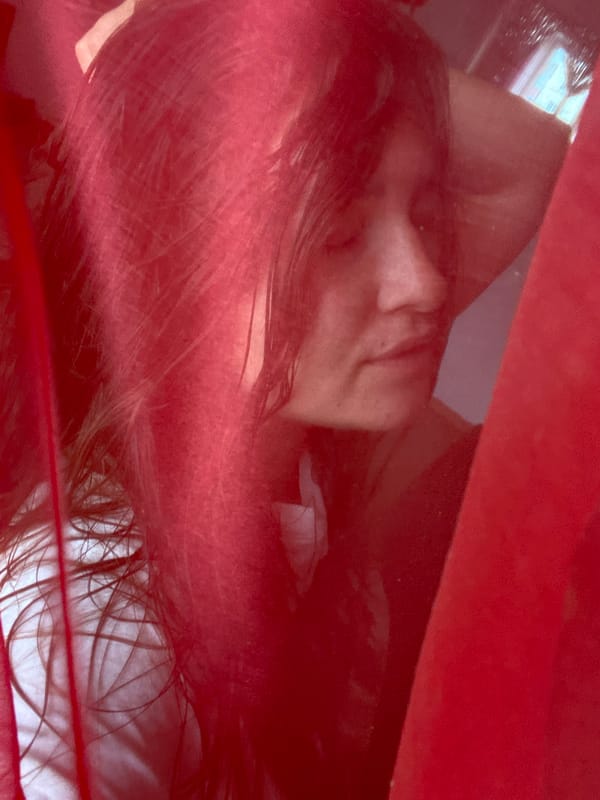 Lazy morning at home in Perm: selfies, laundry, and a sleeping beagle