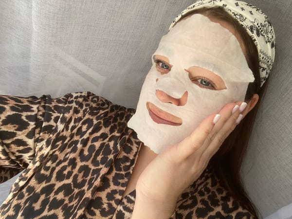 Woman documents morning self-care routine with #EnergyBooster hashtag in Sochi