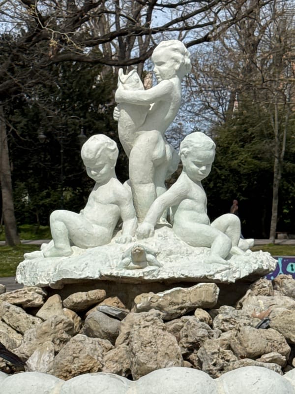Spring morning captured in Varna park scenes, fountains, street music