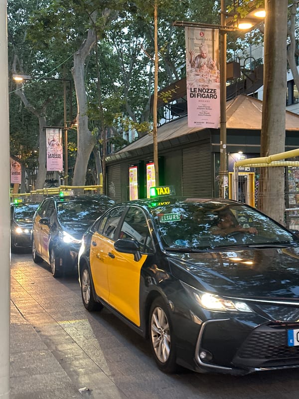 Wandering Barcelona's old city on a June evening