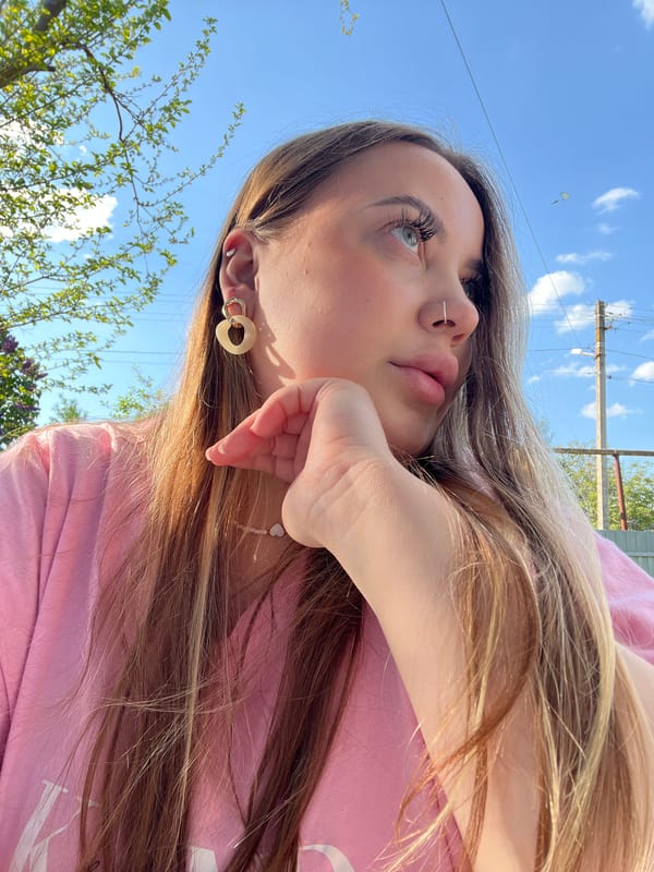 Casual outdoor moments captured in Novopokrovskaya, Russia