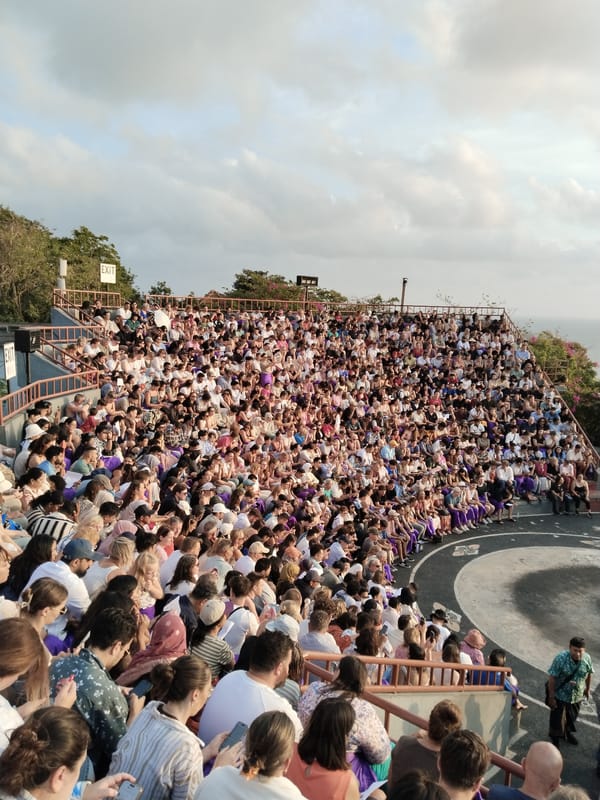 Sunset Kecak performance draws crowds at Uluwatu Temple amphitheater